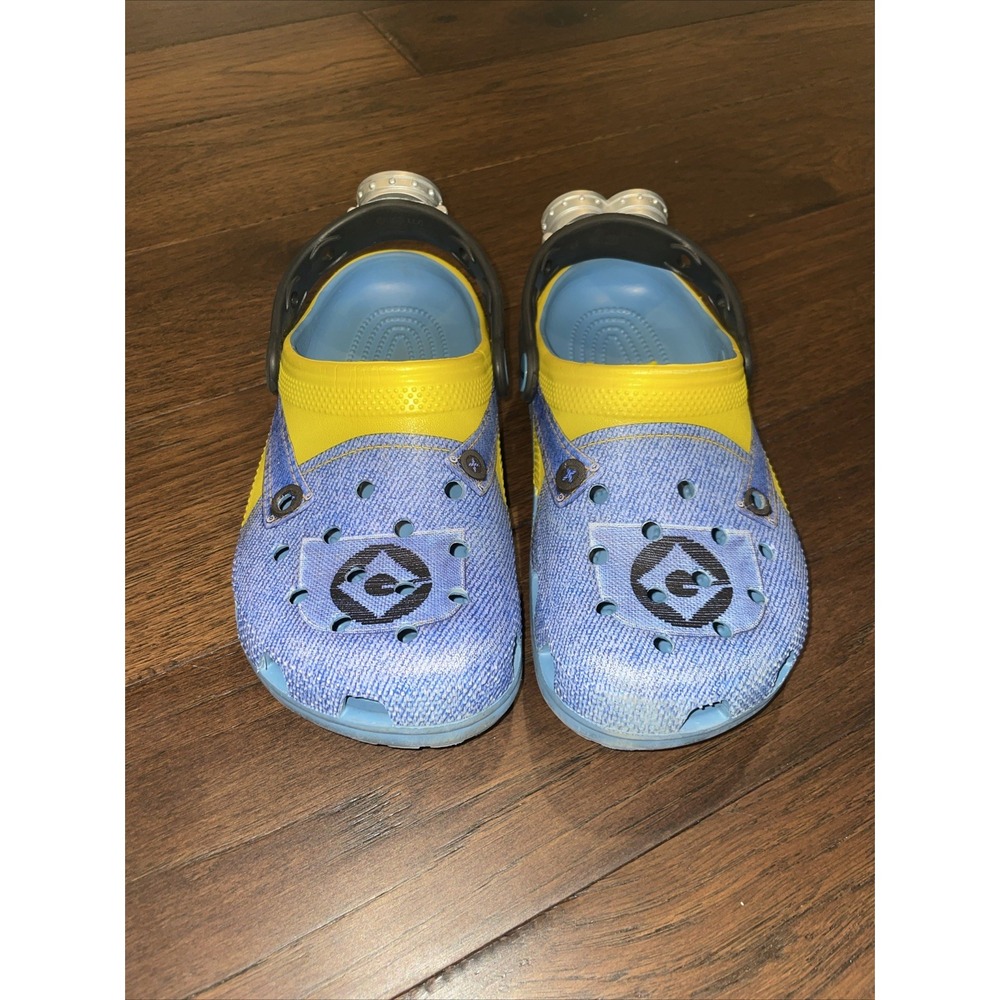 Big Kid Despicable Me Minion X Crocs J2 Blue Clog Shoes